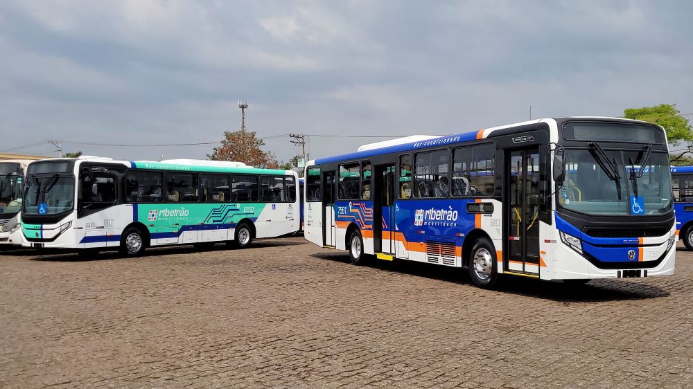 Ônibus: entregas da Mercedes-Benz em Ribeirão Preto e mais duas outras notícias